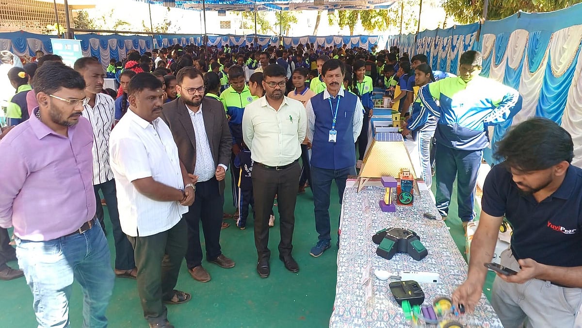 ಶಿಡ್ಲಘಟ್ಟ: ರೋಬೋಟಿಕ್ ವಸ್ತು ಪ್ರದರ್ಶನ