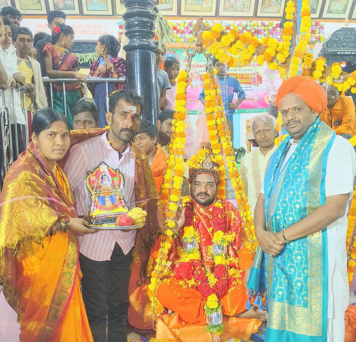 ವಿಶ್ವಾರಾಧ್ಯರ ಆದರ್ಶ ಜೀವನ ಪಾಲಿಸಿ: ಹಿರೇಮಠದ ಅಭಿನವ ಮಹಾಂತ ಶಿವಾಚಾರ್ಯ