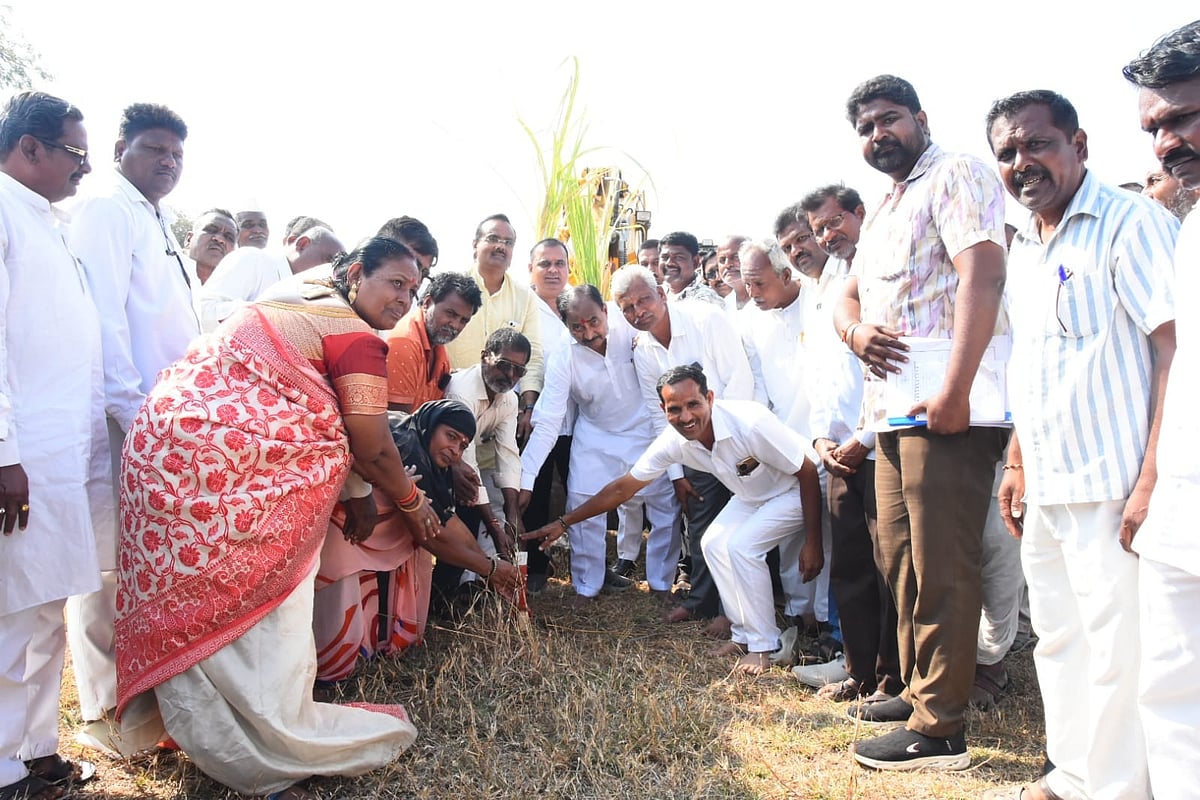 ಕಲಬುರಗಿ|ಜಿನುಗು ಕೆರೆ ನಿರ್ಮಾಣಕ್ಕೆ ಶಾಸಕ ಚಾಲನೆ: ₹6 ಕೋಟಿ ವೆಚ್ಚದಲ್ಲಿ ಕಾಮಗಾರಿ