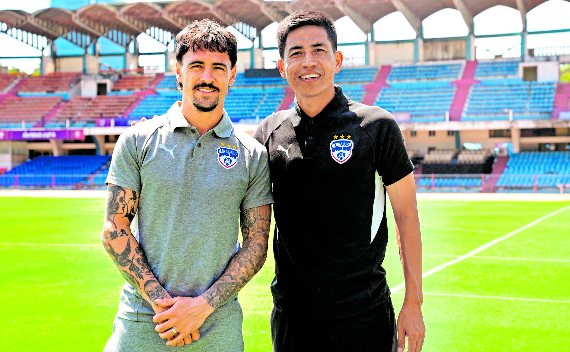 ಬಿಎಫ್‌ಸಿ ತಂಡದ ಫಾರ್ವರ್ಡ್‌ ಆಟಹಾರ ರಿಯಾನ್‌ ವಿಲಿಯಮ್ಸ್‌ ಹಾಗೂ ಮುಖ್ಯ ಕೋಚ್‌ ರೆನೆಡಿ ಸಿಂಗ್‌