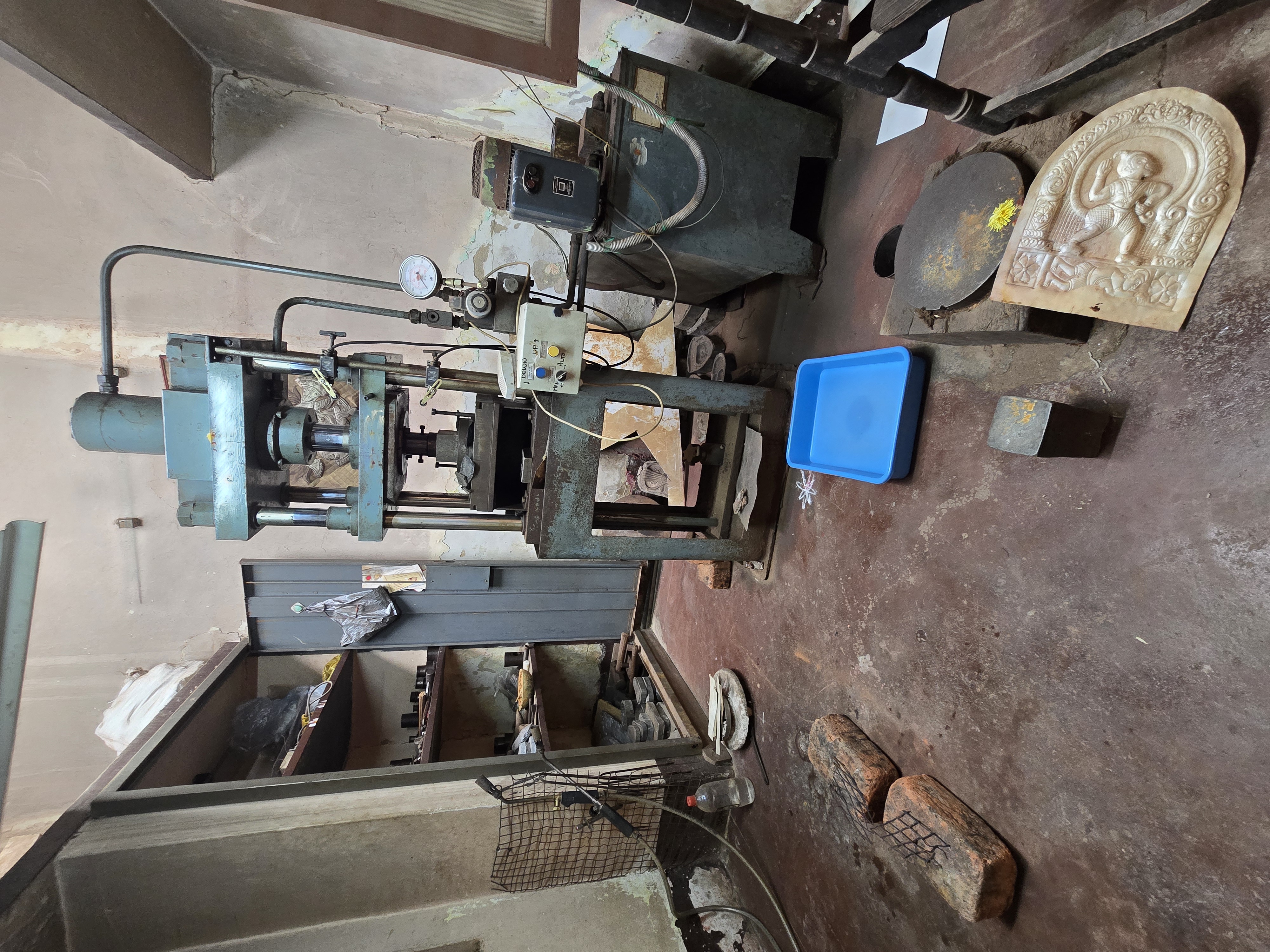 ಬೆಳಗಾವಿಯ ಸರಾಫ್‌ ಬಜಾರ್‌ನಲ್ಲಿ ಸ್ಥಗಿತಗೊಂಡ ಬೆಳ್ಳಿ ಸಾಮಗ್ರಿಗಳ ತಯಾರಿಕಾ ಘಟಕ  ಪ್ರಜಾವಾಣಿ ಚಿತ್ರ: ಏಕನಾಥ ಅಗಸಿಮನಿ 