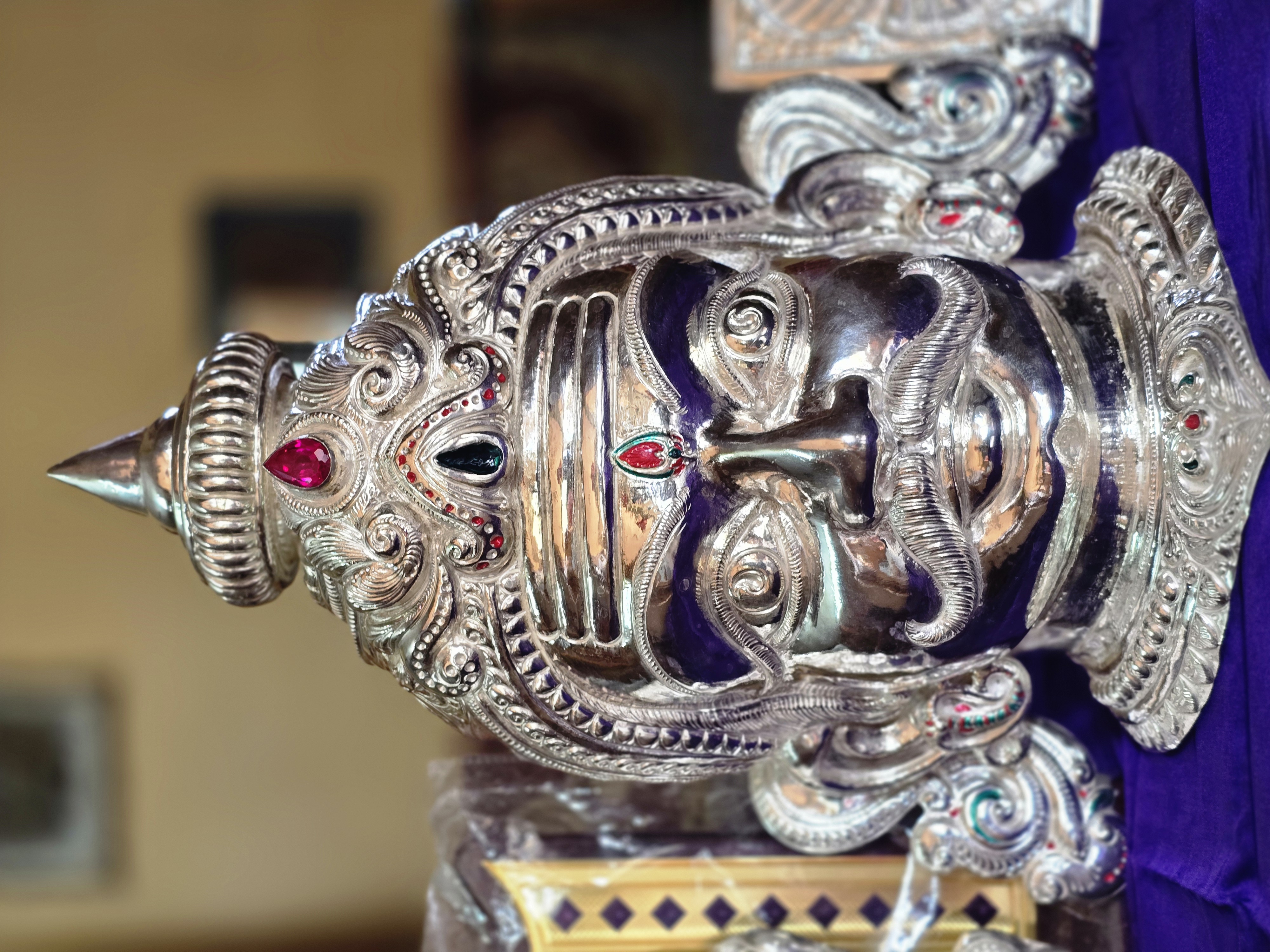 ಬೆಳಗಾವಿಯ ಅಕ್ಕಸಾಲಿಗ ಆನಂದ ಹಾವನೂರ ತಯಾರಿಸಿದ ಬೆಳ್ಳಿ ಮೂರ್ತಿ  ಪ್ರಜಾವಾಣಿ ಚಿತ್ರ: ಏಕನಾಥ ಅಗಸಿಮನಿ