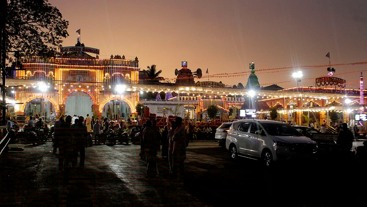 ಮಹಾಶಿವರಾತ್ರಿ: ಶಿವನಾಮ ಸ್ಮರಣೆ, ವಿಶೇಷ ಪೂಜೆ, ರುದ್ರಾಭಿಷೇಕ, ಅಹೋರಾತ್ರಿ ಜಾಗರಣೆ