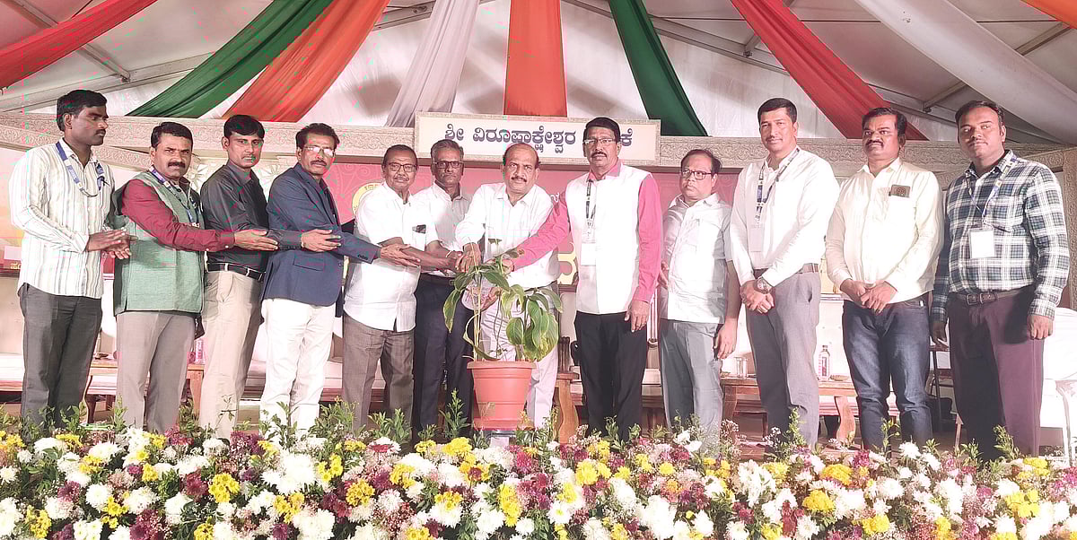 ರಕ್ತದ ನೆಲದಲ್ಲಿ ಹೂ ಅರಳದು: ವ್ಯವಸ್ಥೆ, ಶೋಷಣೆಗಳ ವಿರುದ್ಧ ಘರ್ಜಿಸಿದ ಯುವ ಕವಿಗಳು