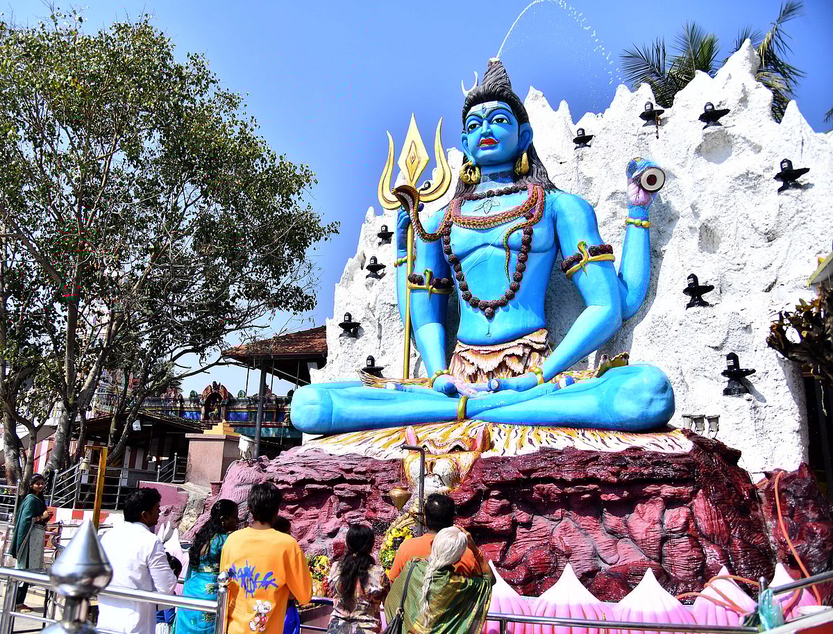 Maha Shivratri: ಬೆಂಗಳೂರಿನಾದ್ಯಂತ ಭಕ್ತಿ ಭಾವದಿಂದ ಶಿವನಾಮ ಸ್ಮರಣೆ