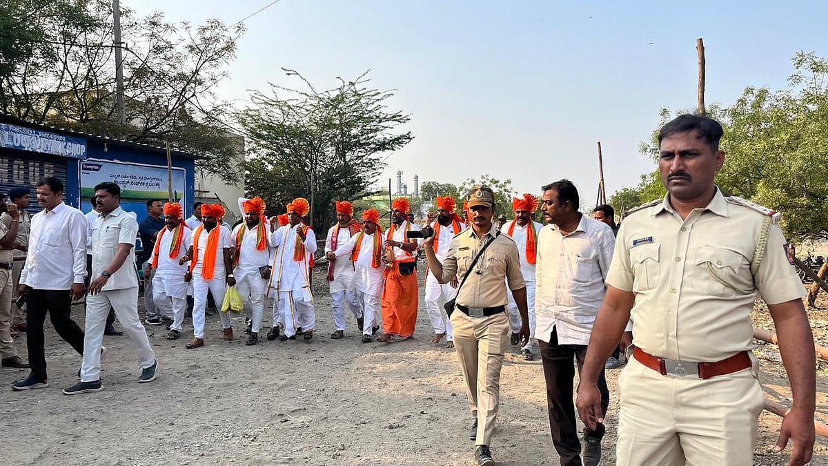 ಕಲಬುರಗಿ | ಪೊಲೀಸ್‌ ಕಣ್ಗಾವಲಿನಲ್ಲಿ 14 ಜನರಿಂದ ಶಿವಲಿಂಗಕ್ಕೆ ಪೂಜೆ