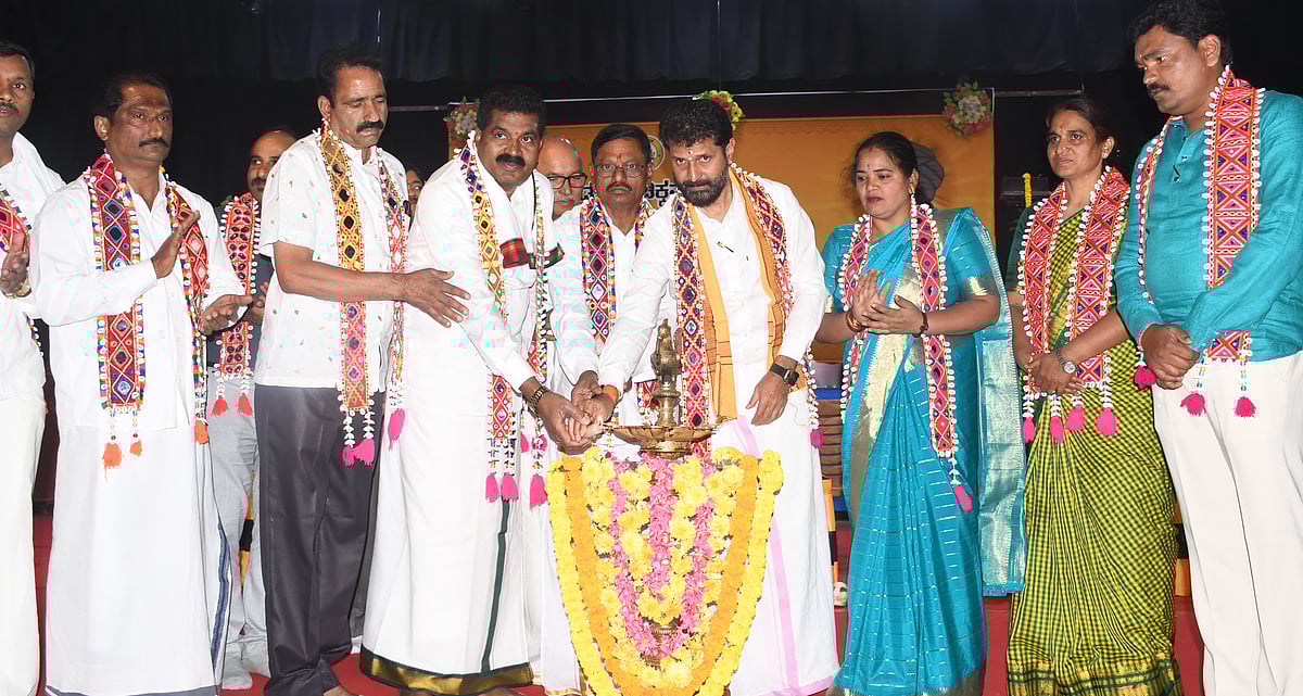 ಸೇವಾಲಾಲ್ ಆದರ್ಶ ಎಲ್ಲರಿಗೂ ಮಾರ್ಗದರ್ಶಿ: ಶಾಸಕ ಎಚ್.ಡಿ. ತಮ್ಮಯ್ಯ