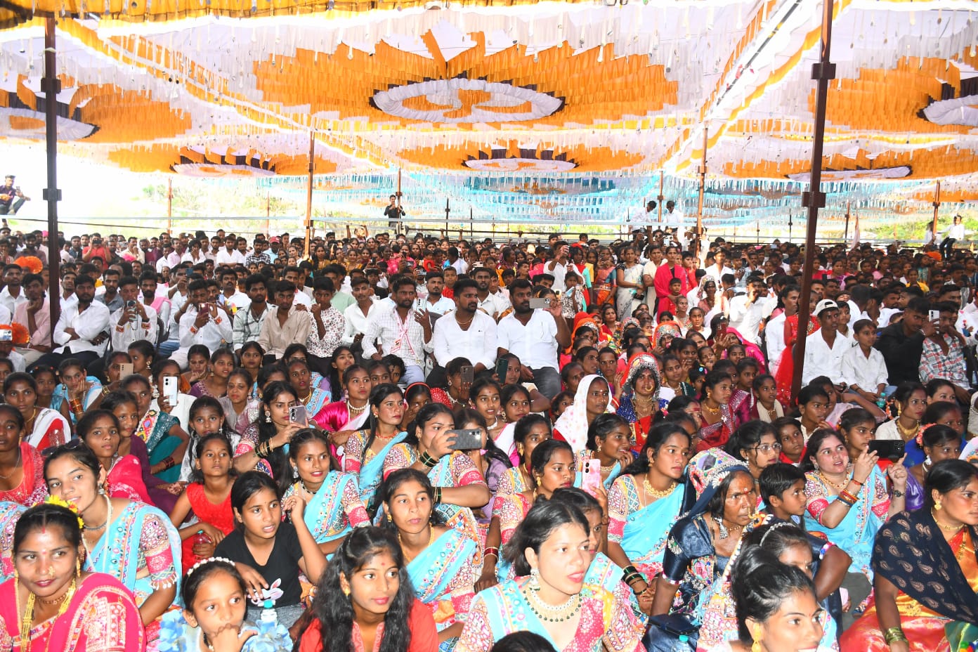 ಯಾದಗಿರಿಯಲ್ಲಿ ಭಾನುವಾರ ಸಂತ ಸೇವಾಲಾಲ ಜಯಂತಿ ಅಂಗವಾಗಿ ಕರ್ನಾಟಕ ಪ್ರದೇಶ ಬಂಜಾರ ಸೇವಾ ಸಂಘ ಆಯೋಜಿಸಿದ್ದ ಕಾರ್ಯಕ್ರಮದಲ್ಲಿ ಪಾಲ್ಗೊಂಡಿದ್ದ ಜನರು