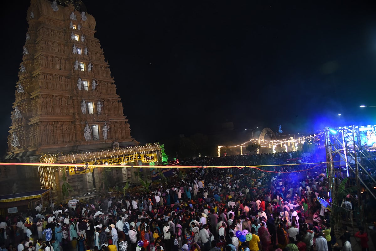 ನಂಜನಗೂಡು: ಶ್ರೀಕಂಠೇಶ್ವರ ಸನ್ನಿಧಿಯಲ್ಲಿ ಶಿವರಾತ್ರಿ ಜಾಗರಣೆ 