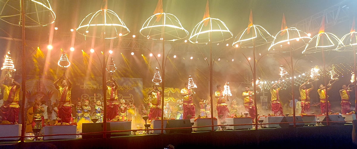 ಕುರುಗೋಡು: ಮೊಳಗಿದ ವೇದಘೋಷ ಭಕ್ತಿರಸದಲ್ಲಿ ಮಿಂದೆದ್ದ ಪ್ರೇಕ್ಷಕರು