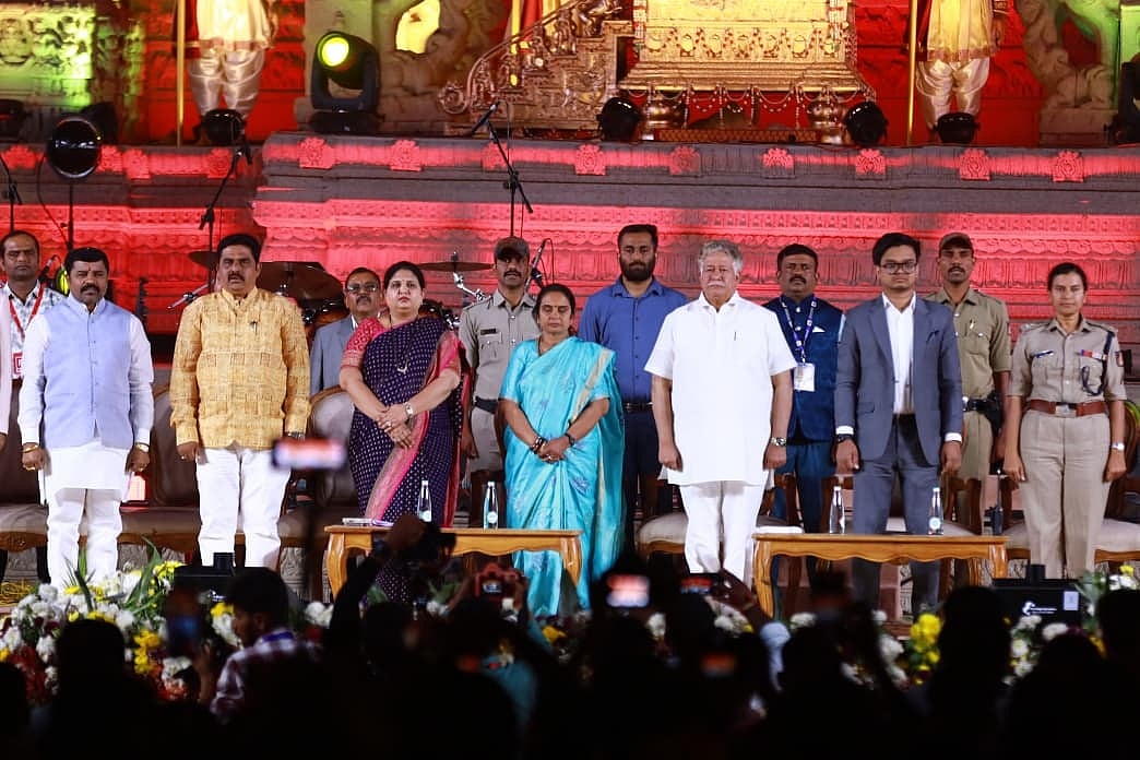 ಯಾವ ಸಚಿವರೂ ಇಲ್ಲದೆ ಕೊನೆಗೊಂಡ ಹಂಪಿ ಉತ್ಸವ