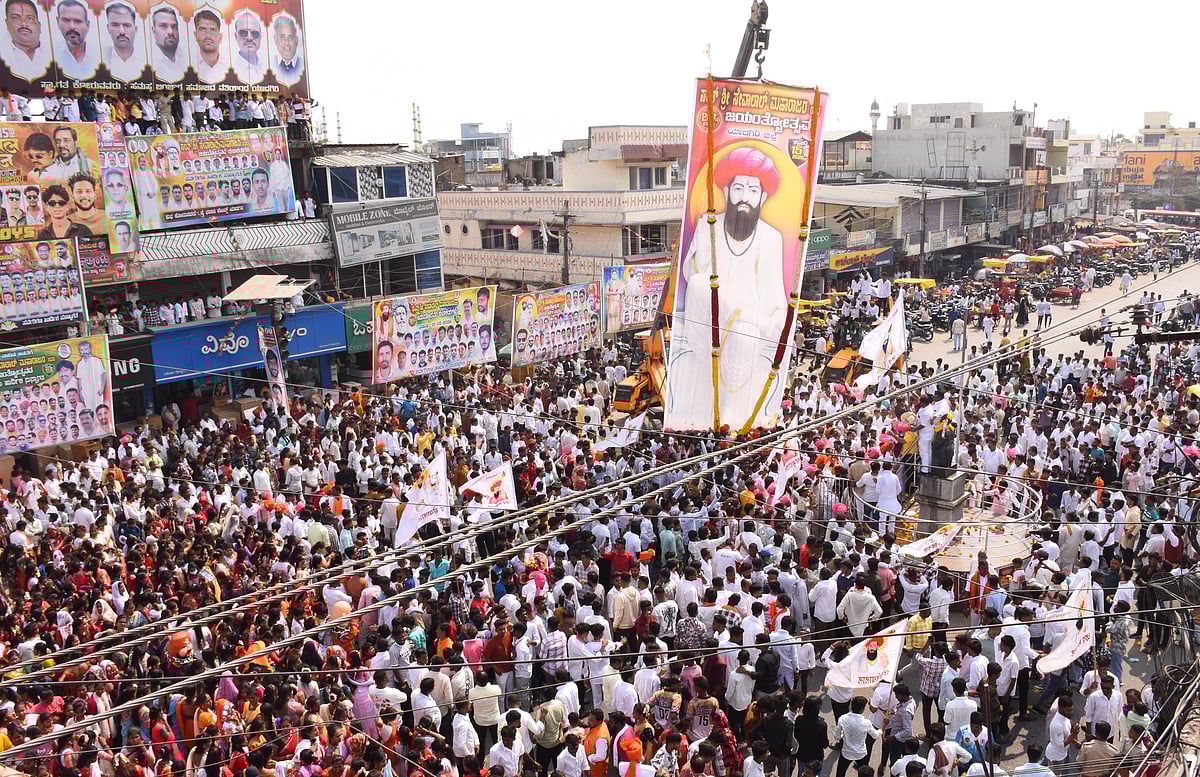 ಸೇವಾಲಾಲ ಜಯಂತ್ಯುತ್ಸವ: ಬೆಳಕಿನ ದಾರಿ ತೋರಿದ ಸಂತನಿಗೆ ವೈಭವದ ಮೆರವಣಿಗೆ 