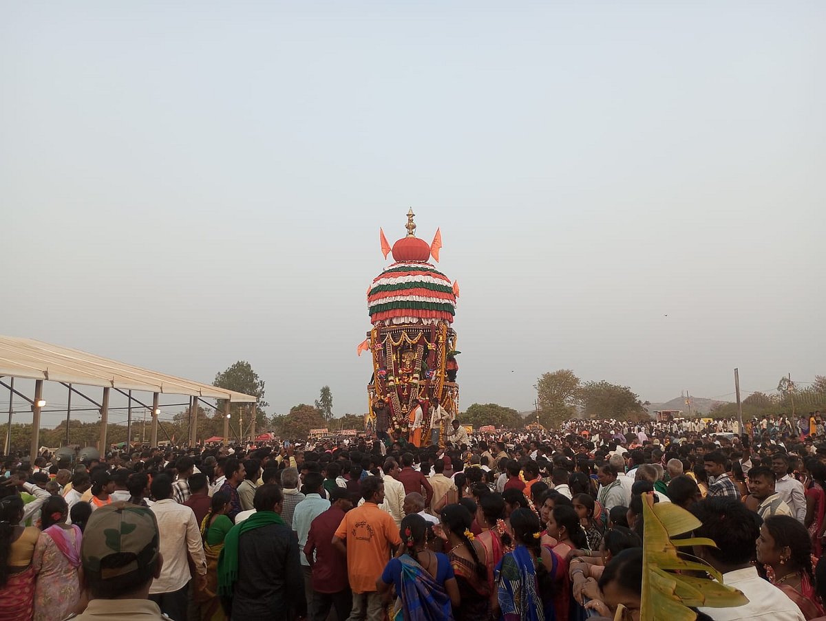 ಧಾರವಾಡ: ಈಶ್ವರ ದೇವರ ರಥೋತ್ಸವ ಸಂಭ್ರಮ