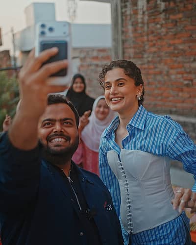 ಉಮರ್ ಅವರು ಸಾಮಾಜಿಕ ಮಾಧ್ಯಮದಲ್ಲಿ ತಾಪ್ಸಿ ಪನ್ನು ಅವರ ಜೊತೆಗಿನ ಕ್ಷಣಗಳನ್ನು ಶೇರ್ ಮಾಡಿಕೊಂಡಿದ್ದಾರೆ