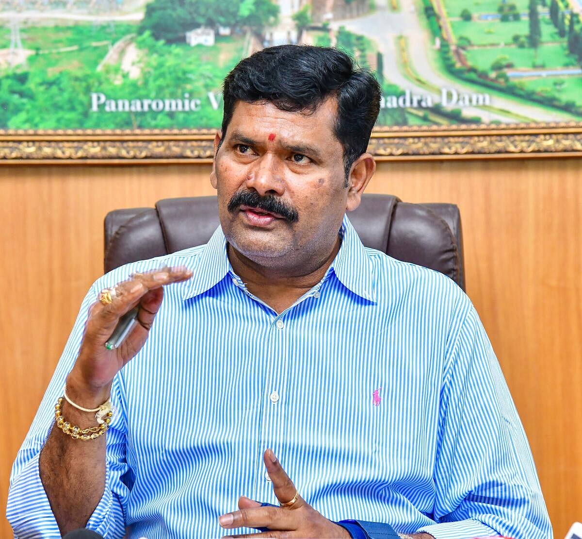 ಆರ್‌ಎಸ್‌ಎಸ್‌ ಕಚೇರಿ ಮೇಲೆ ಇ.ಡಿ, ಐಟಿ, ಸಿಬಿಐ ದಾಳಿ ಮಾಡಲಿ: ಶಿವರಾಜ ತಂಗಡಗಿ