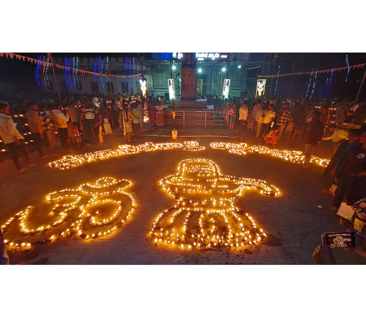 ನಾಗಮಂಗಲ | ಕಣ್ಮನ ಸೆಳೆದ 28ನೇ ವರ್ಷದ ಲಕ್ಷದೀಪೋತ್ಸವ