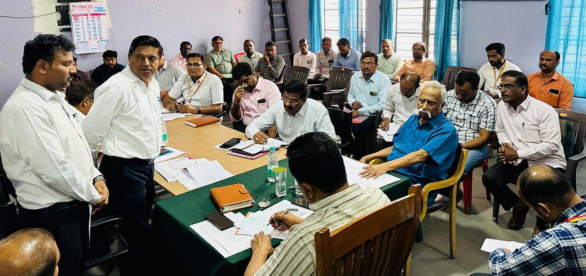 ಬೇಸಿಗೆಯಲ್ಲಿ ಸಮರ್ಥವಾಗಿ ನೀರು ಪೂರೈಸಿ: ಅಧಿಕಾರಿಗಳಿಗೆ ಪ್ರಕಾಶ ಹುಕ್ಕೇರಿ ಸೂಚನೆ