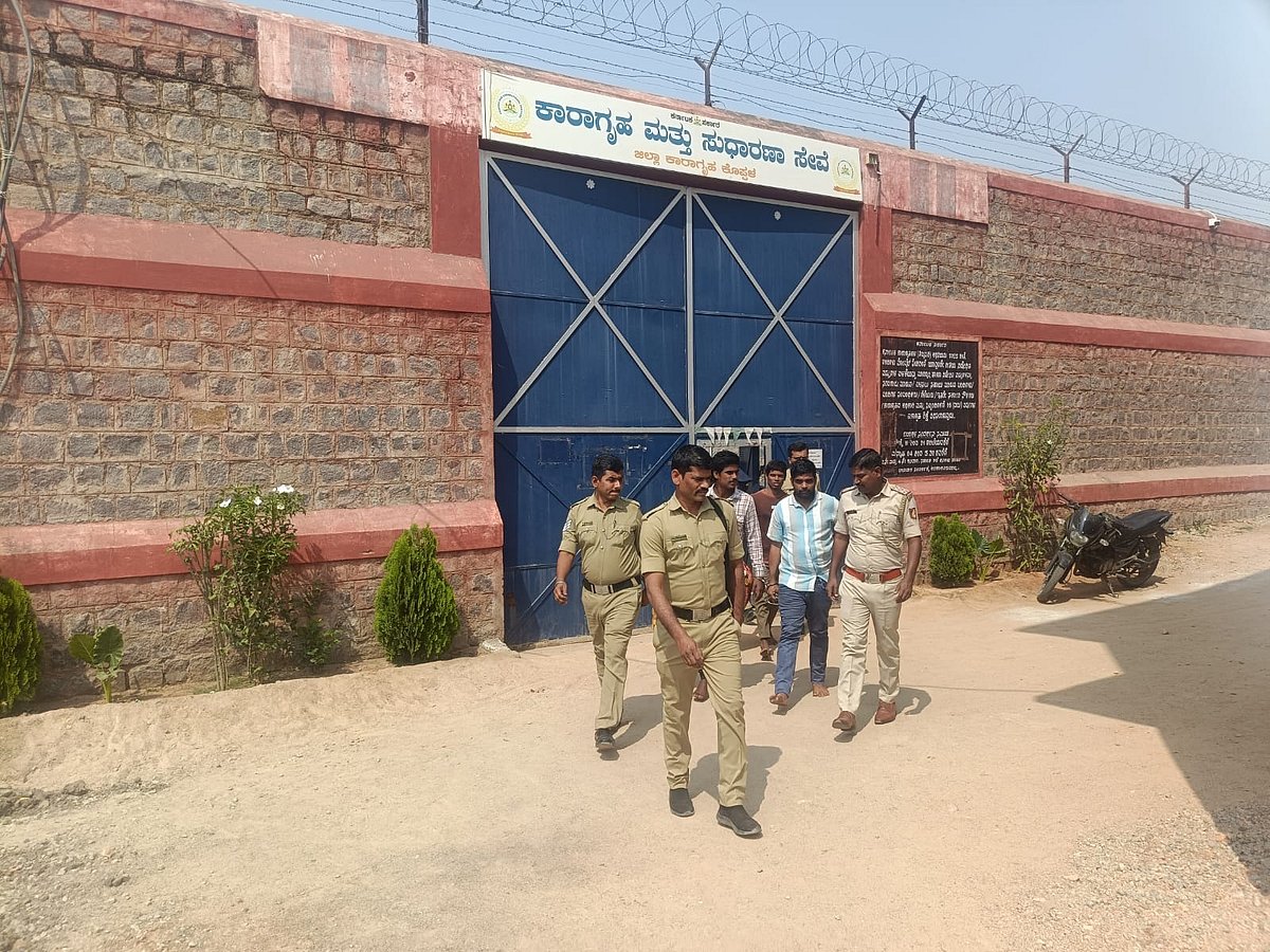 ಕೊಪ್ಪಳ| ವಿದೇಶಿ ಪ್ರವಾಸಿ ಮೇಲೆ ಅತ್ಯಾಚಾರ ಪ್ರಕರಣ:  ಅಪರಾಧಿಗಳು ಬಳ್ಳಾರಿ ಜೈಲಿಗೆ