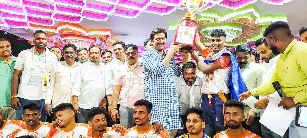 ಲಕ್ಷ್ಮಣ ಸವದಿ ಕಬಡ್ಡಿ ಟ್ರೋಫಿ ಮುಡಿಗೇರಿಸಿಕೊಂಡ ಬೆಳಗಾವಿ ತಂಡ