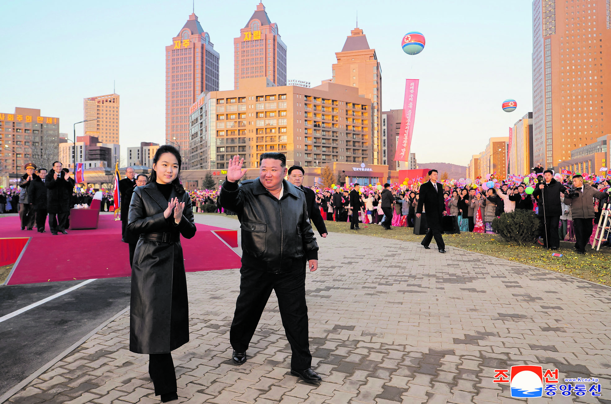 ಮಗಳು ಕಿಮ್ ಜು ಆಯ್ ಜೊತೆಗೆ ಕಿಮ್ ಜಾಂಗ್ ಉನ್