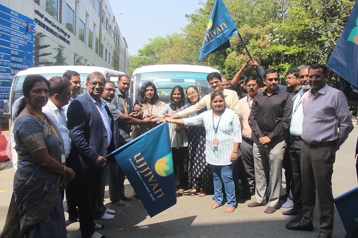 ಉಜ್ಜೀವನ್ ಬ್ಯಾಂಕ್ ವತಿಯಿಂದ ಕಿದ್ವಾಯಿಗೆ ನಾಲ್ಕು ಎಲೆಕ್ಟ್ರಿಕ್ ವಾಹನ ಕೊಡುಗೆ