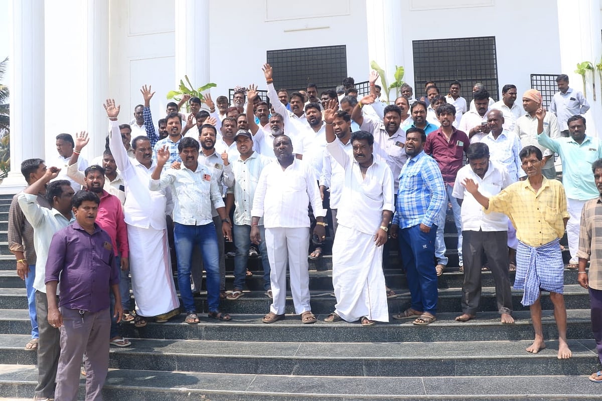 ಚಾಮರಾಜನಗರ | ಸವಿತಾ ಮಹರ್ಷಿ ಜಯಂತಿ: ಅಧಿಕಾರಿಗಳು, ಜನಪ್ರತಿನಿಧಿಗಳ ಗೈರು