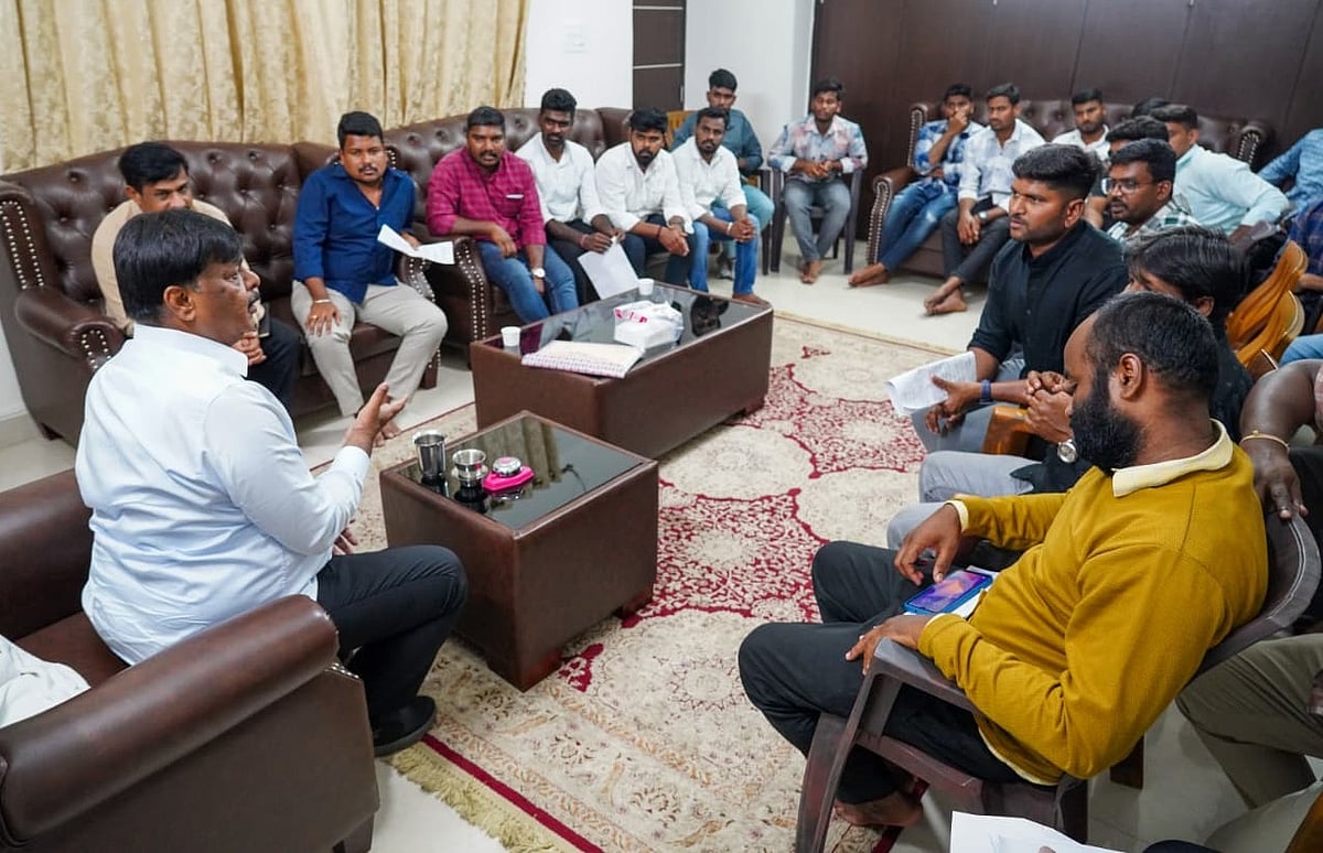 ಒಳ ಮೀಸಲಾತಿಗಿರುವ ತಾಂತ್ರಿಕ ತೊಡಕು ನಿವಾರಿಸಿ: ಮಹದೇವಪ್ಪಗೆ ವಿದ್ಯಾರ್ಥಿಗಳ ಮನವಿ