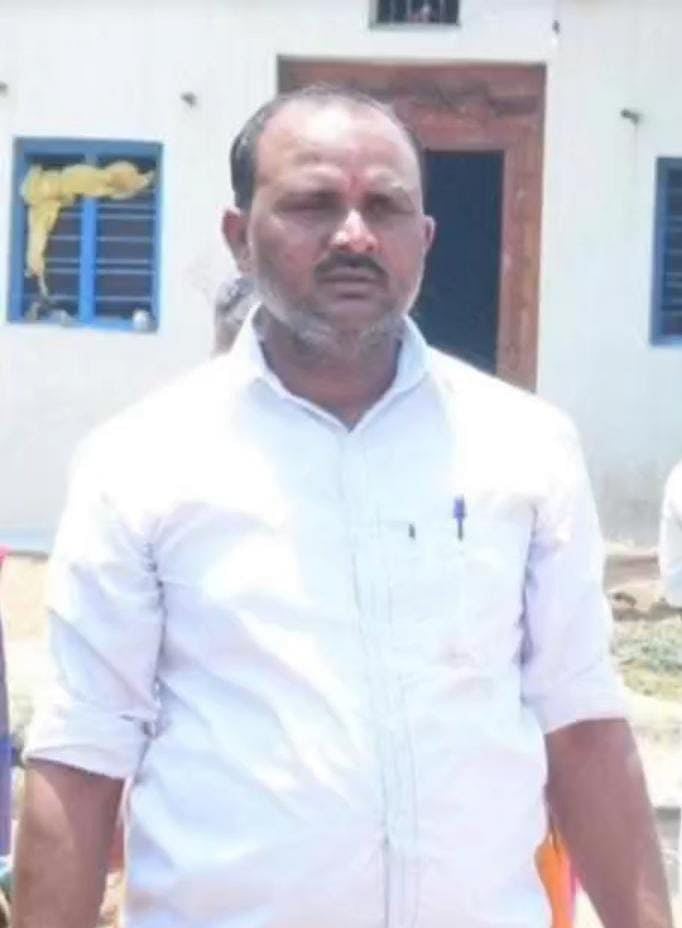 ಕೊಪ್ಪಳ: ಗ್ರಾಮ ಪಂಚಾಯಿತಿ ಕಚೇರಿಯಲ್ಲಿ ಸಿಬ್ಬಂದಿ ಆತ್ಮಹತ್ಯೆ