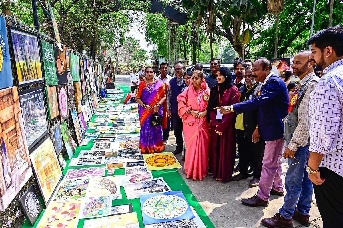 ಕಲಬುರಗಿ: ಉದ್ಯಾನದಲ್ಲಿ ಚಿತ್ರಸಂತೆಯ ಸೊಬಗು