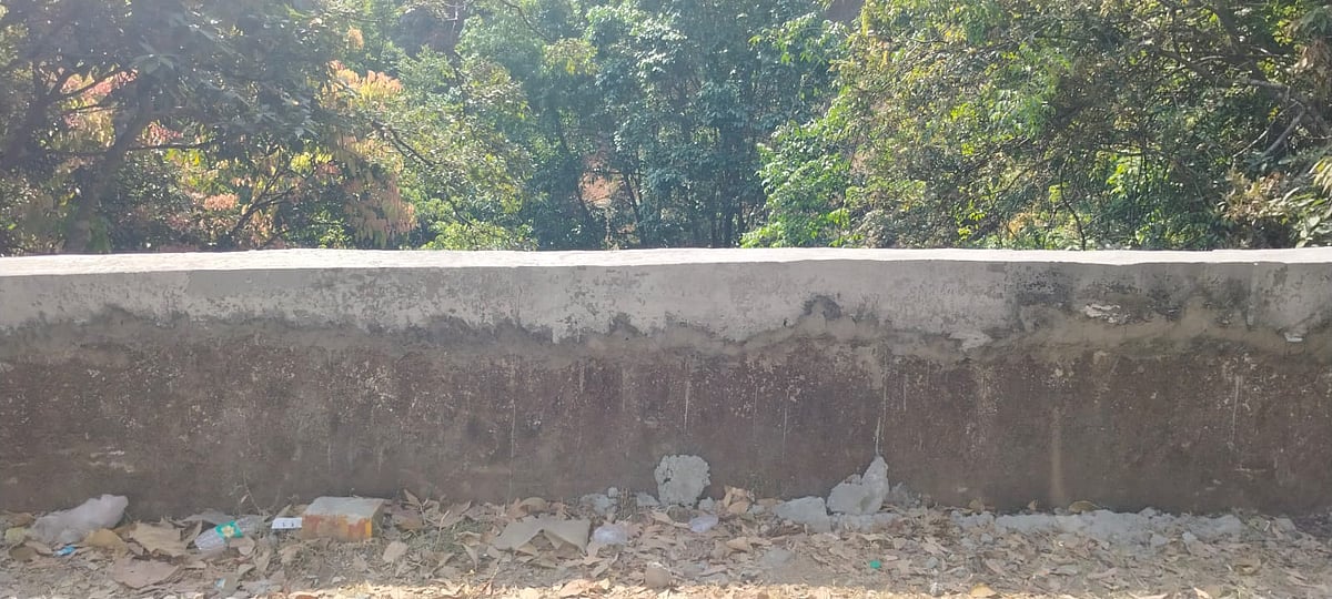 ಚಾರ್ಮಾಡಿ ಘಾಟಿಯಲ್ಲಿ ತಡೆಗೋಡೆ ಎತ್ತರ ಕಾಮಗಾರಿ: ಗುಣಮಟ್ಟದ ಬಗ್ಗೆ ಆಕ್ಷೇಪ