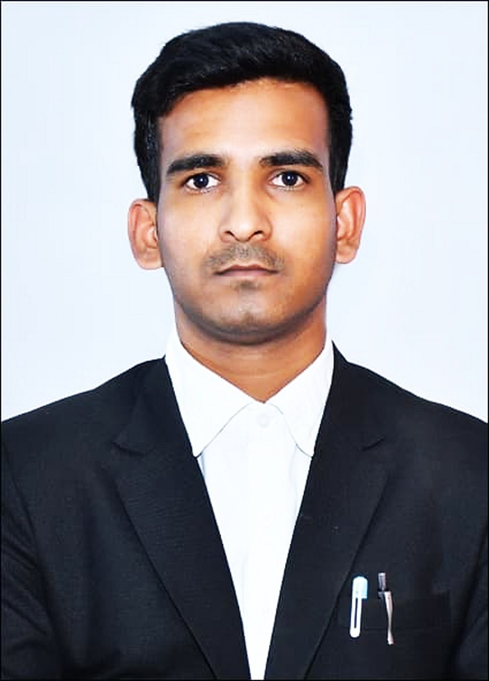 ಕೊರಟಗೆರೆ: 26ನೇ ವಯಸ್ಸಿಗೆ ನ್ಯಾಯಾಧೀಶರಾದ ಲಕ್ಷ್ಮೀಶ 