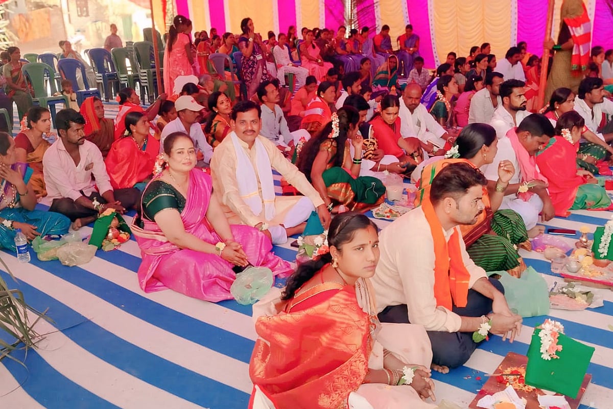 ಜೀವನ ಹೂವಿನಂತೆ ಇರಲಿ: ಅಡವಿಲಿಂಗ ಶ್ರೀಗಳು