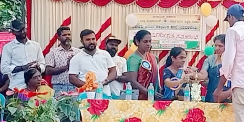 ನಾಪೋಕ್ಲು ಸಮೀಪದ ಯವಕಪಾಡಿ ‌ಸರ್ಕಾರಿ ಕಿರಿಯ ಪ್ರಾಥಮಿಕ ಶಾಲಾ ವಾರ್ಷಿಕೋತ್ಸವ ಮತ್ತು ಕ್ರೀಡೋತ್ಸವ ಸಮಾರಂಭವನ್ನು ಅತಿಥಿಗಳು ಉದ್ಘಾಟಿಸಿದರು