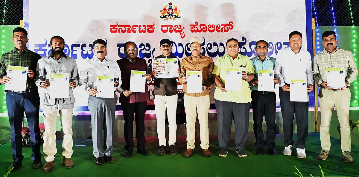 ಕೊರಟಗೆರೆ: ಪೊಲೀಸ್ ‘ಯೋಗ ಕೈಪಿಡಿ’ ಜನಾರ್ಪಣೆ