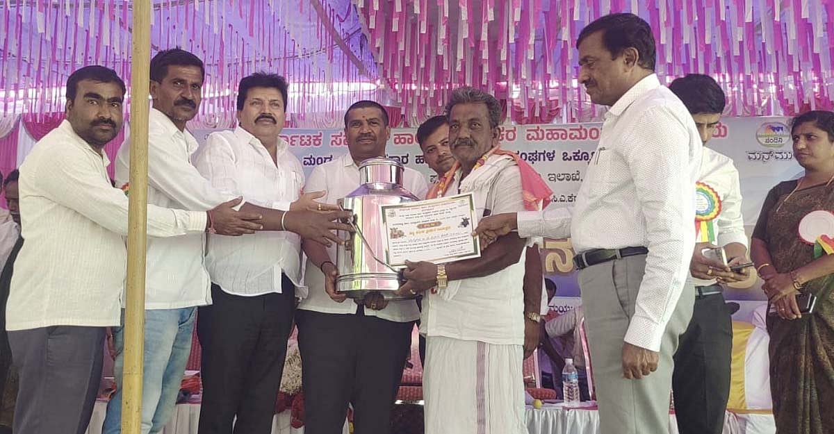 ಹಾಲು ಕರೆಯುವ ರಾಜ್ಯಮಟ್ಟದ ಸ್ಪರ್ಧೆ: ಲಕ್ಷ್ಮಿ ಡೇರಿ ಫಾರಂ ಭಕ್ತನ ಪಾಳ್ಯ ಪ್ರಥಮ