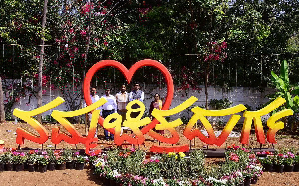 ಹೂವು–ಹಣ್ಣಿನ ವಿನ್ಯಾಸ: ತಿಪ್ಪೇಶ ದರ್ಶನ, ತಿಮ್ಮಕ್ಕ, ಓಬವ್ವ ಕಲಾಕೃತಿ ಪ್ರದರ್ಶನ