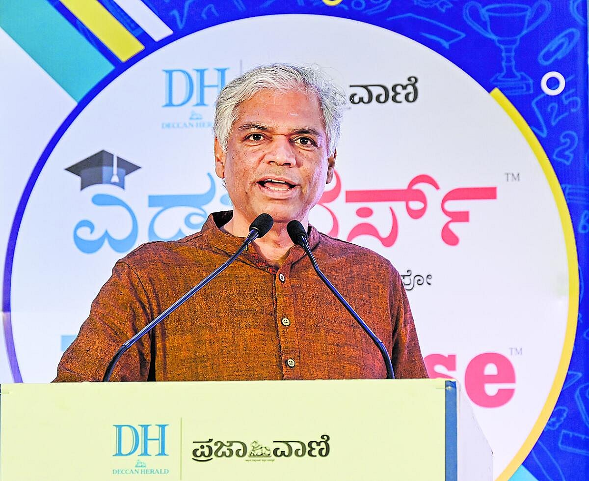 ಪ್ರಕಾಶ ಬೆಳವಾಡಿಗೆ  ಭೈರಪ್ಪ ಪ್ರಶಸ್ತಿ