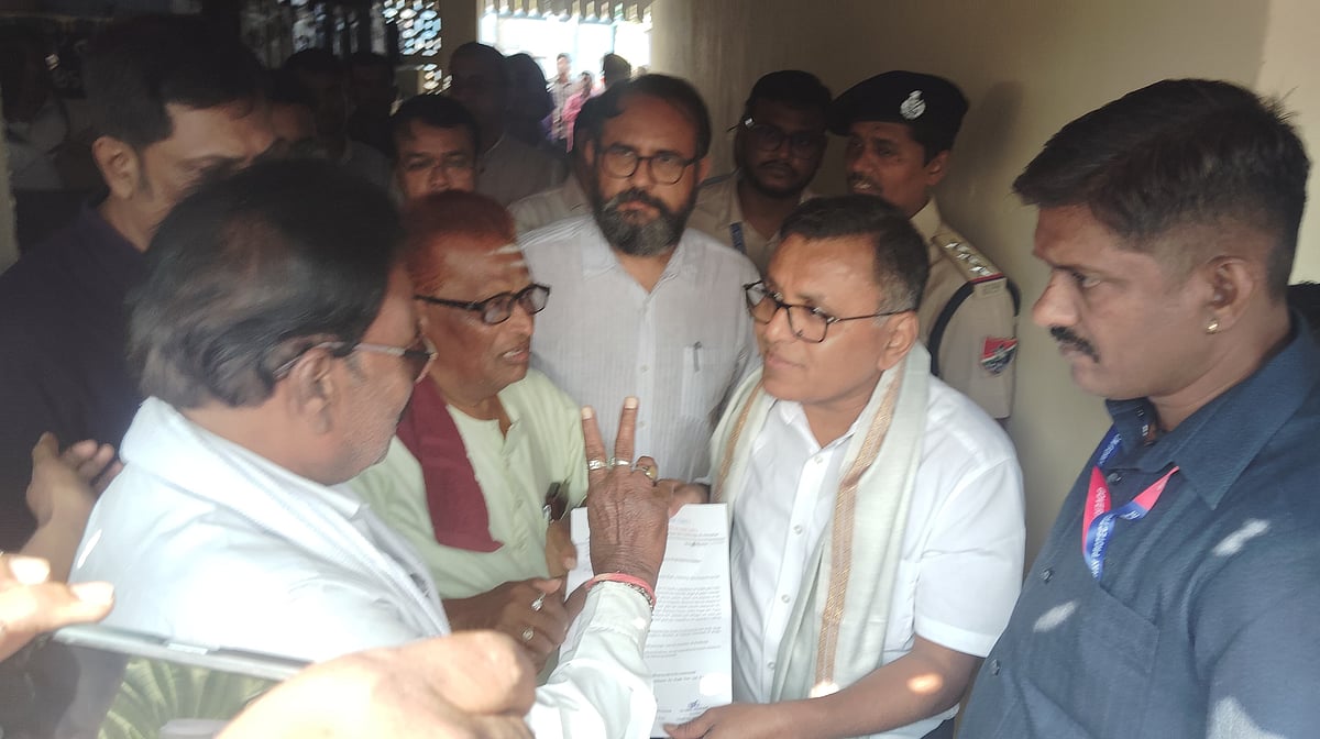 ವಾಡಿ ರೈಲು ನಿಲ್ದಾಣಕ್ಕೆ ಸೌಕರ್ಯಕ್ಕೆ ಜನಧ್ವನಿ ಜಾಗೃತಿ ಸಮಿತಿ  ಒತ್ತಾಯ