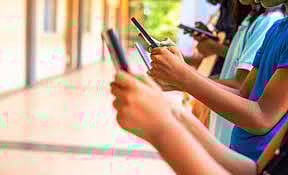  ‘ಮೊಬೈಲ್ ಬಿಡಿ–ಪುಸ್ತಕ ಹಿಡಿ’ ಅಭಿಯಾನ