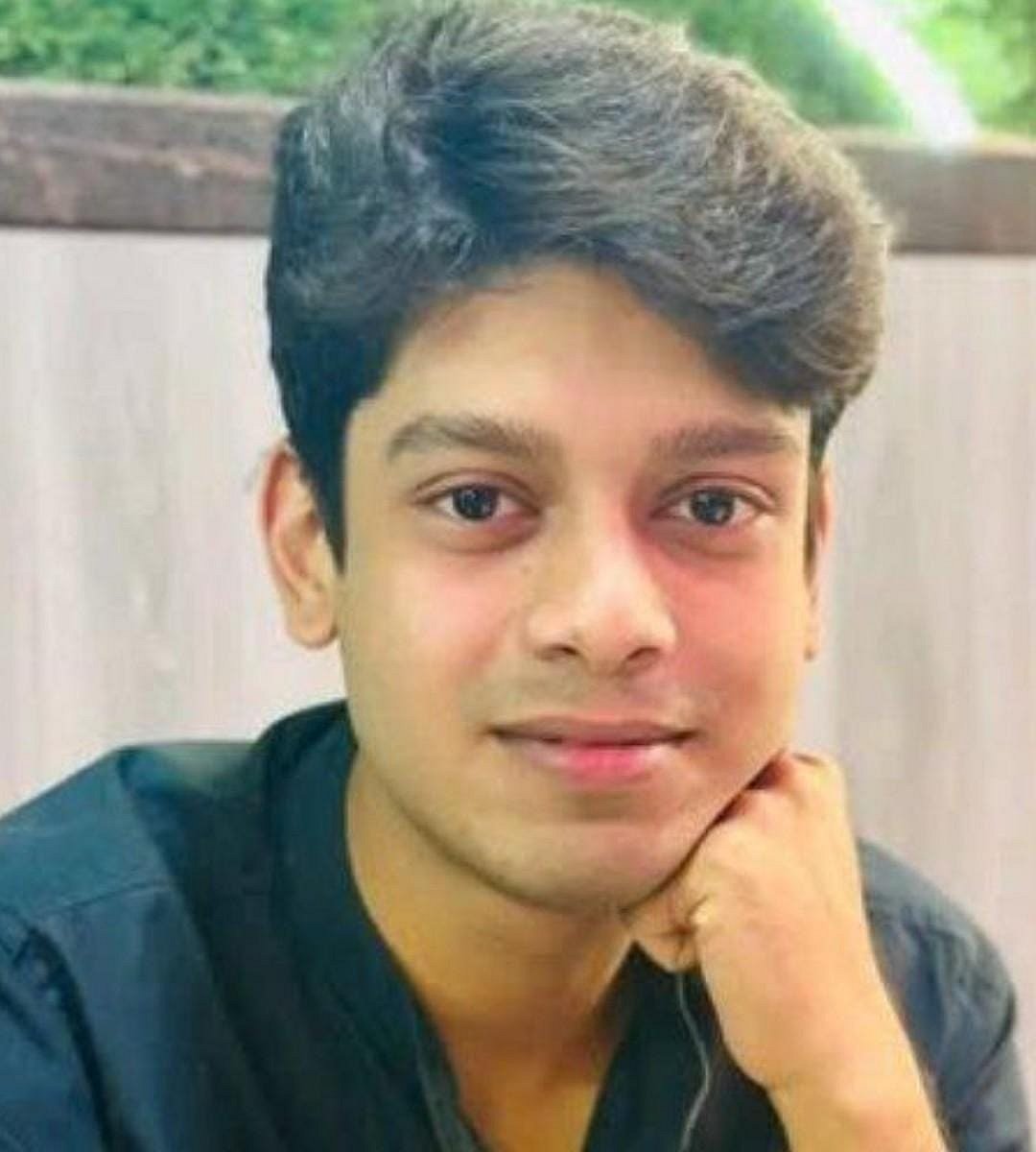 ತಂದೆ ವಾದ ಮಂಡಿಸುವ ವಕೀಲ.. ಕಿರಿ ವಯಸ್ಸಿನಲ್ಲೇ ಸಿವಿಲ್ ನ್ಯಾಯಾಧೀಶನಾದ ‌ಮಗ