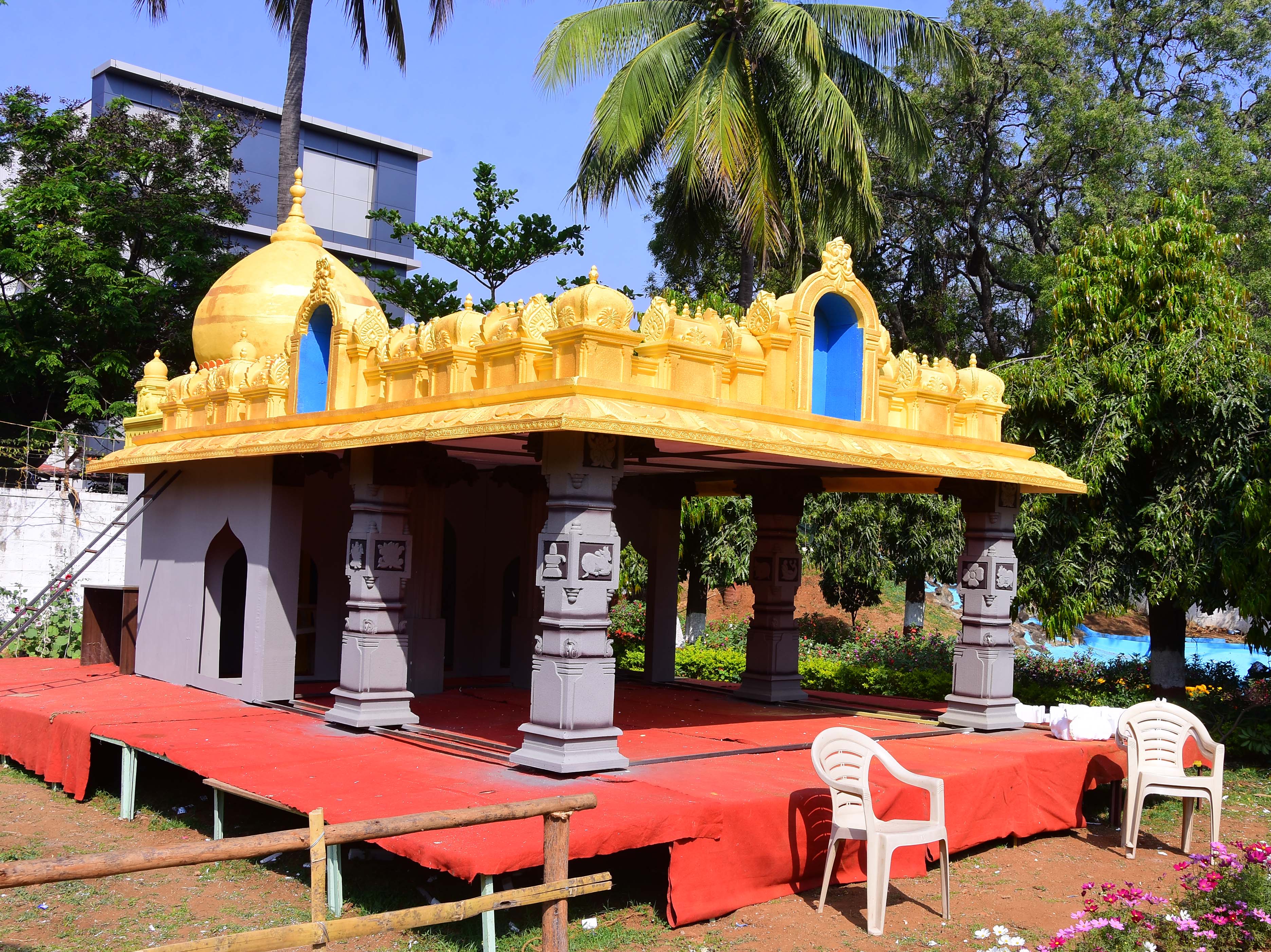 ನಾಯಕನಕಟ್ಟಿ ಶ್ರೀ ಗುರು ತಿಪ್ಪೇರುದ್ರಸ್ವಾಮಿ ದೇವಾಲಯದ ತದ್ರೂಪ ಕಲಾಕೃತಿ ರೂಪಗೊಂಡಿರುವುದು