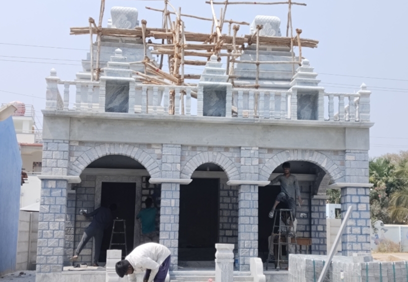 ಜಯಪುರ ಹೋಬಳಿಯ ದಾರಿಪುರ ಗ್ರಾಮದಲ್ಲಿ ಉದ್ಘಾಟನೆಗೆ ಸಿದ್ಧಗೊಂಡಿರುವ ಮಂಟೇಸ್ವಾಮಿ ಸಿದ್ದಪ್ಪಾಜಿ ಮತ್ತು ಮಹಾಗಣಪತಿ ನೂತನ ದೇವಾಲಯ