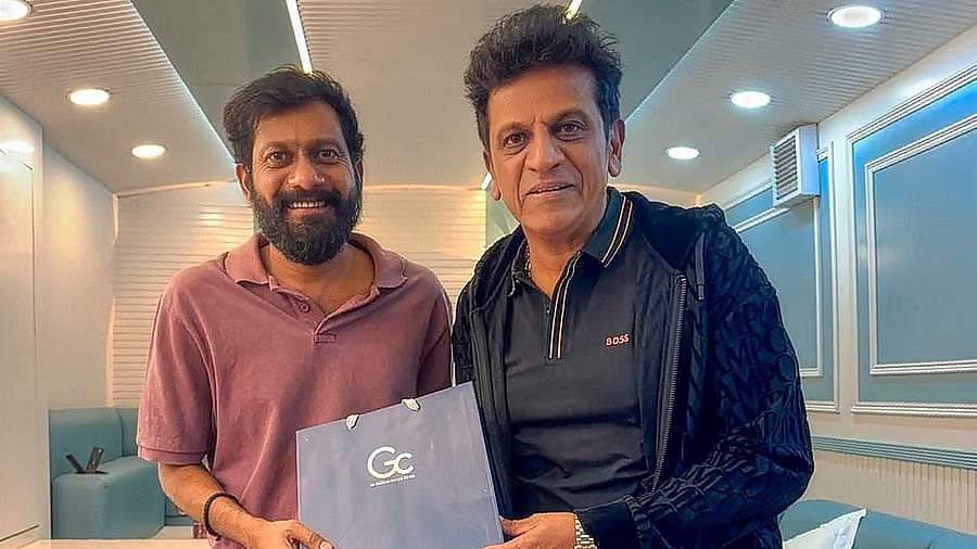 ಪೆದ್ದಿ ಸಿನಿಮಾ ನಿರ್ದೇಶಕನಿಗೆ ವಿಶೇಷ ಉಡುಗೊರೆ ನೀಡಿದ ಹ್ಯಾಟ್ರಿಕ್ ಹೀರೋ ಶಿವಣ್ಣ