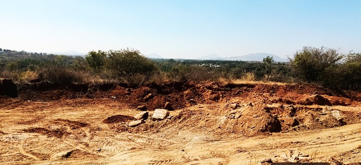 ಕೊರಟಗೆರೆ: ಸದ್ದಿಲ್ಲದೆ ತಲೆ ಎತ್ತಿದ ಭೂಮಾಫಿಯಾ