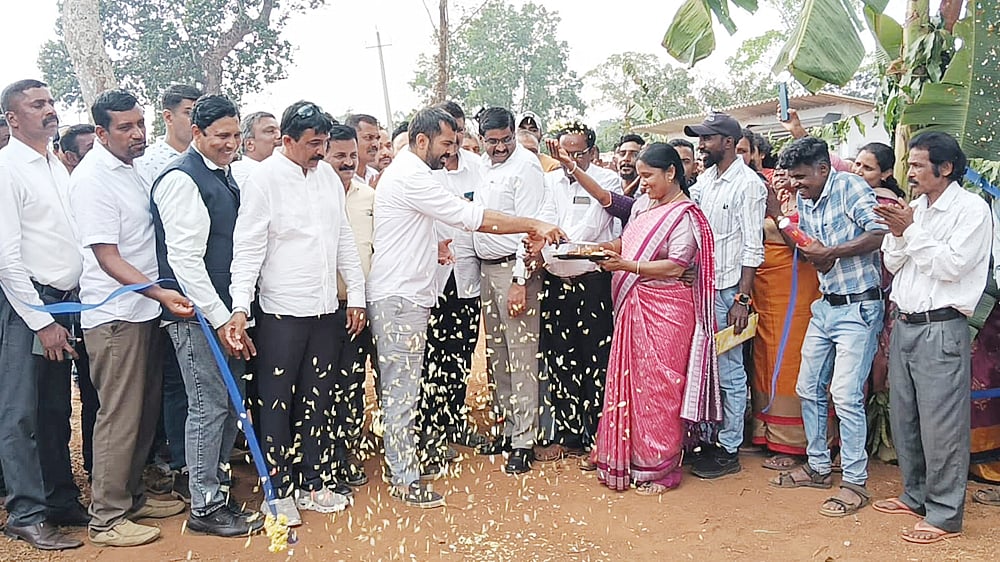 ನಾಪೋಕ್ಲು: 60 ಫಲಾನುಭವಿಗಳಿಗೆ ನಿವೇಶನ ಹಂಚಿಕೆ