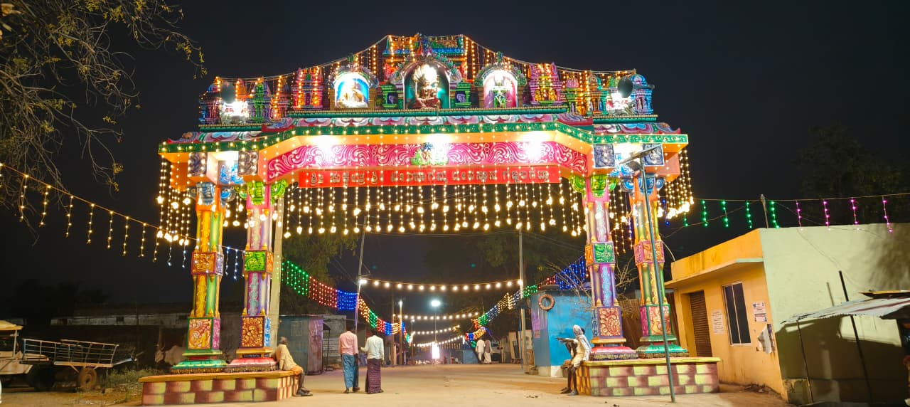 ಗೆಜ್ಜಲಗಟ್ಟಾ ಗ್ರಾಮದ ವೀರನಾಗಮ್ಮ ದೇವಿ ದೇಗುಲದ ಮುಖ್ಯಧ್ವಾರ 