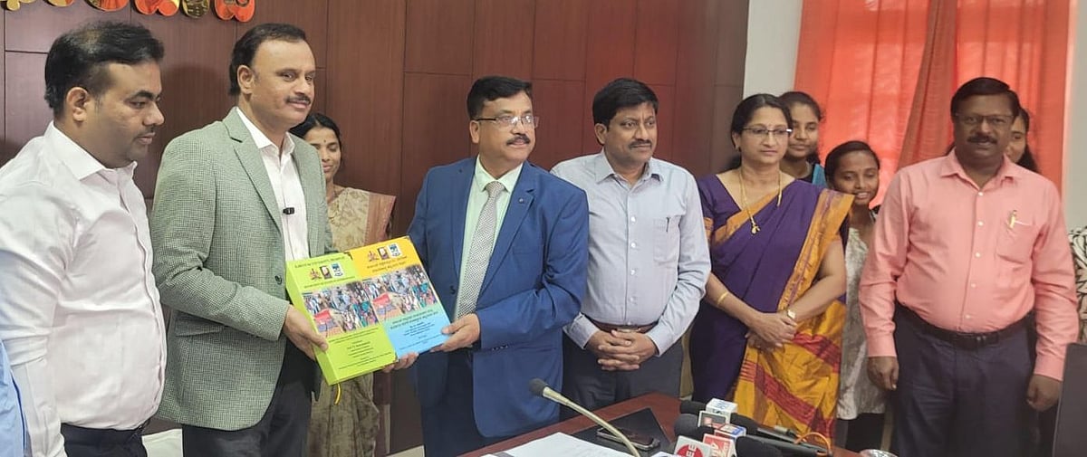 ಧಾರವಾಡ: ನದಾಫ/ಪಿಂಜಾರ ಸಮುದಾಯದ ಕುಲಶಾಸ್ತ್ರೀಯ ಅಧ್ಯಯನ ವರದಿ ಸಲ್ಲಿಕೆ