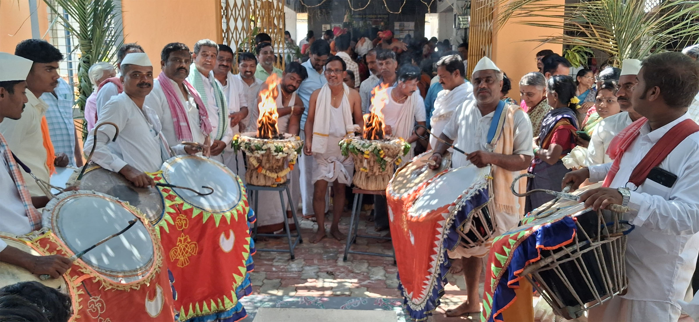 ರಾಣೆಬೆನ್ನೂರಿನ ಮೃತ್ಯುಂಜಯನಗರದ ಭದ್ರಕಾಳಿ ಸಮೇತ ರಾಯಚೋಟಿ ವೀರಭದ್ರೇಶ್ವರ ದೇವರ 21 ನೇ ವರ್ಷದ ಗುಗ್ಗಳ ಆರಾಧನಾ ಕಾರ್ಯಕ್ರಮ ಶ್ರದ್ಧಾ ಭಕ್ತಿಯಿಂದ ನಡೆಯಿತು.