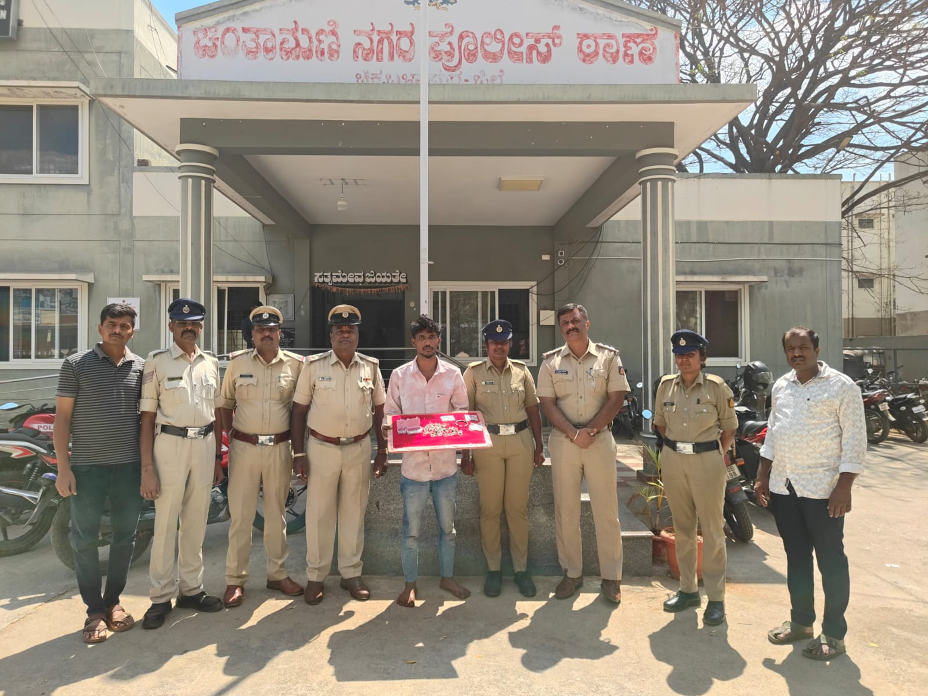 ಚಿಂತಾಮಣಿಯ ಅಜಾದ್‌ ಚೌಕದ ಚಿನ್ನದ ಅಂಗಡಿಯಲ್ಲಿ ಕಳ್ಳತನ ಮಾಡಿದ್ದ ಆರೋಪಿ