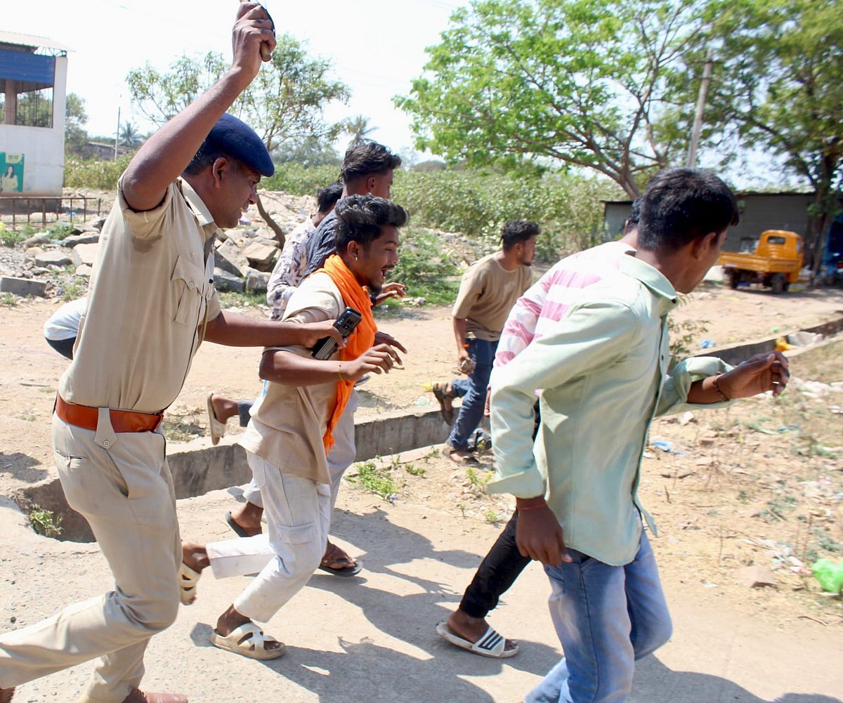 ಶೋಭಾಯಾತ್ರೆ: ಕಲ್ಲು ಎಸೆದವರು ಕಿಡಿಗೇಡಿಗಳು–ಹನುಮಂತ ಮಳಲಿ